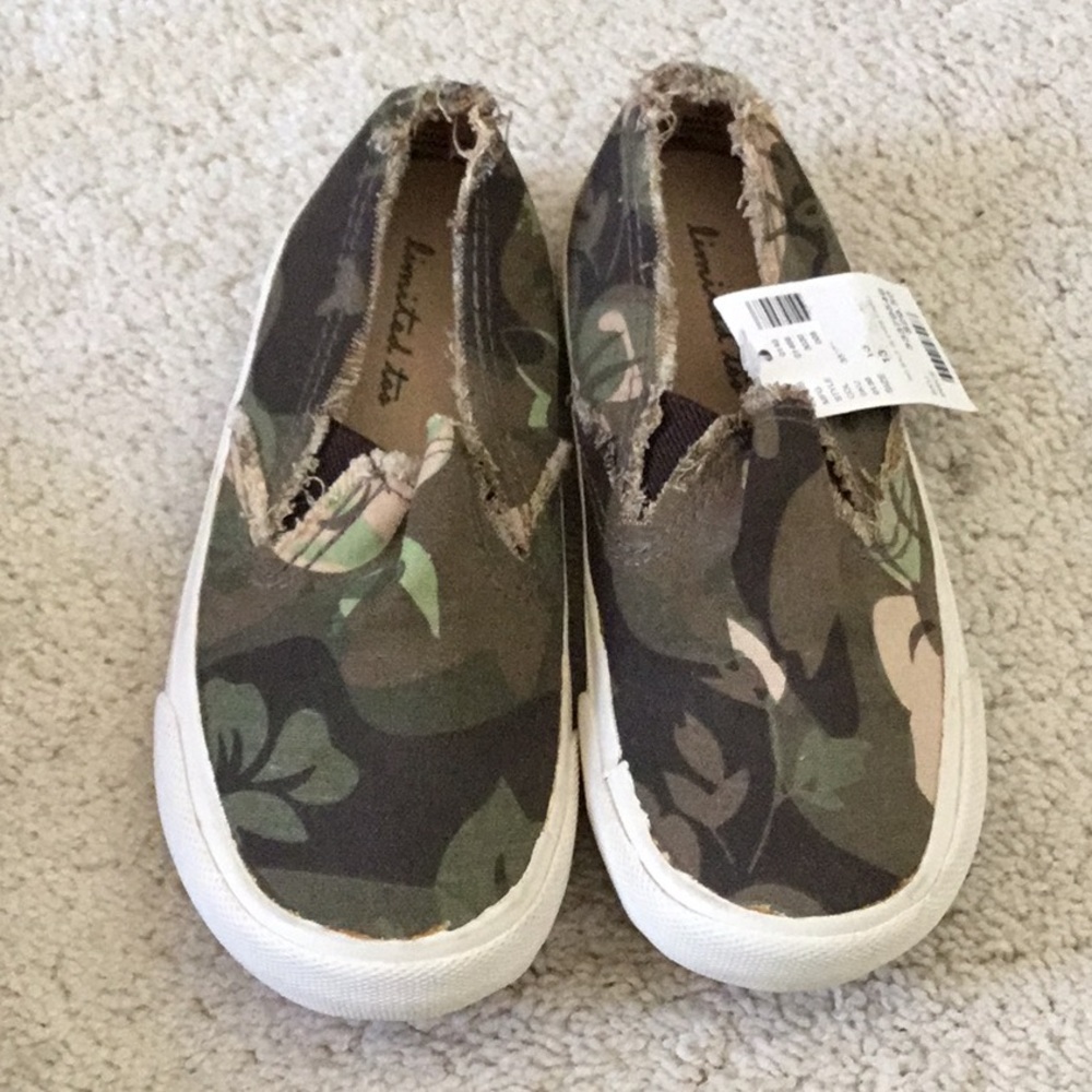 Limited Too Camouflage Slip On Shies 13 NWT